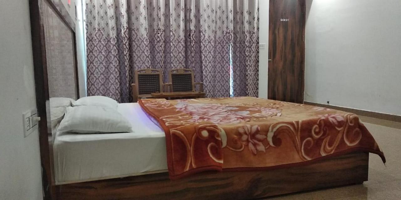 Hotel Radha Rani Mahal Khajurāho Zewnętrze zdjęcie