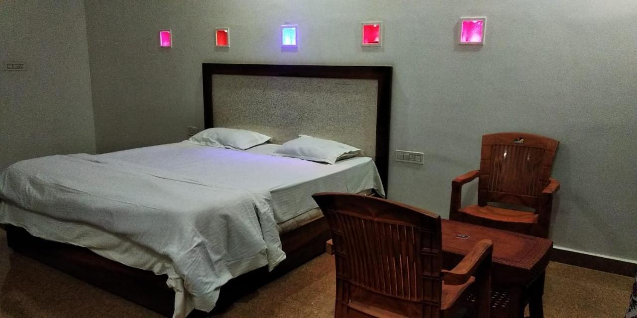 Hotel Radha Rani Mahal Khajurāho Zewnętrze zdjęcie